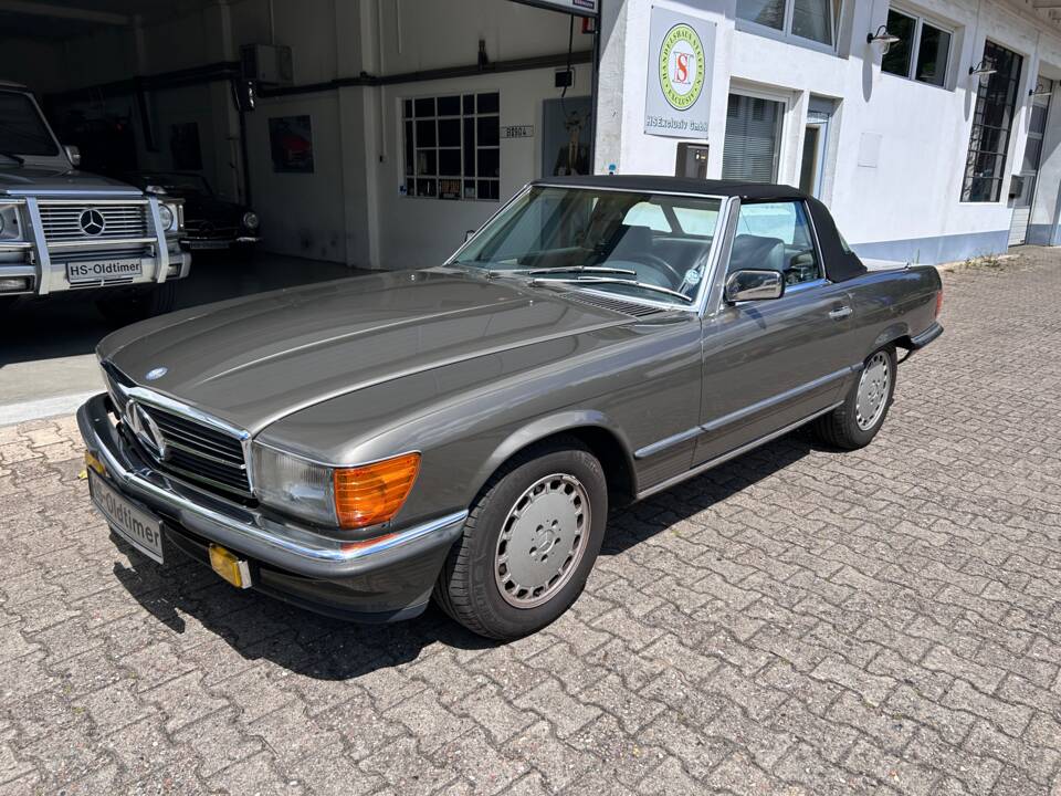 Image 29/37 of Mercedes-Benz 560 SL (1986)