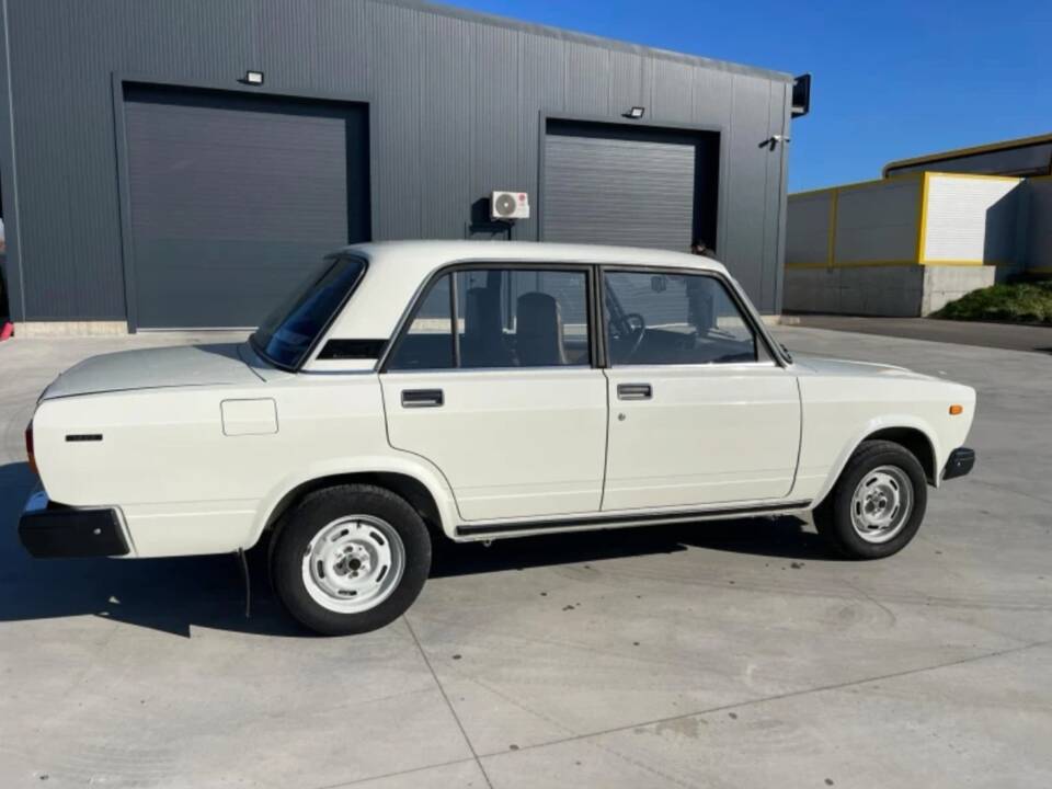 Image 12/17 of Lada 2107 (1988)