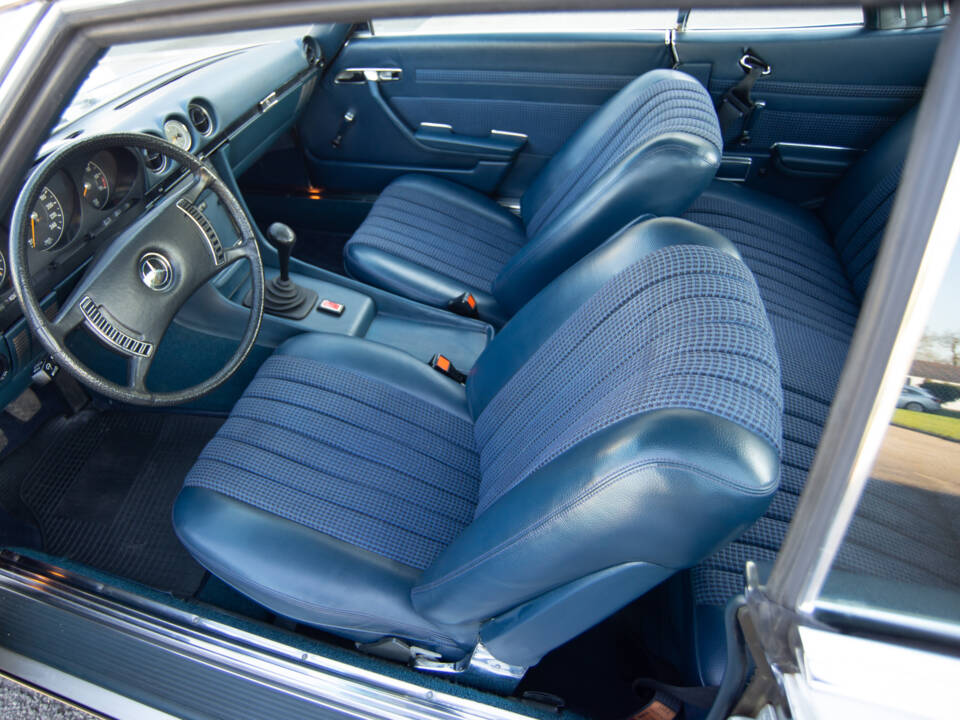 Imagen 10/39 de Mercedes-Benz 350 SLC (1972)