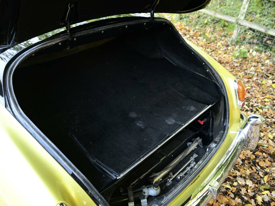 Image 20/38 of Rolls-Royce Silver Cloud I (1959)