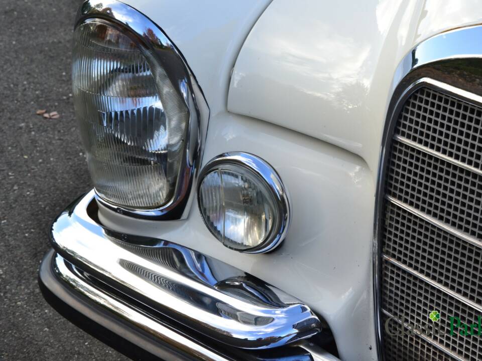 Image 47/50 of Mercedes-Benz 250 SE (1966)