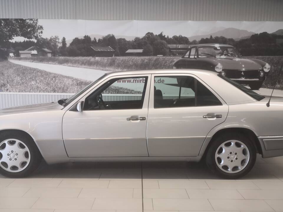 Bild 1/19 von Mercedes-Benz E 420 (1994)