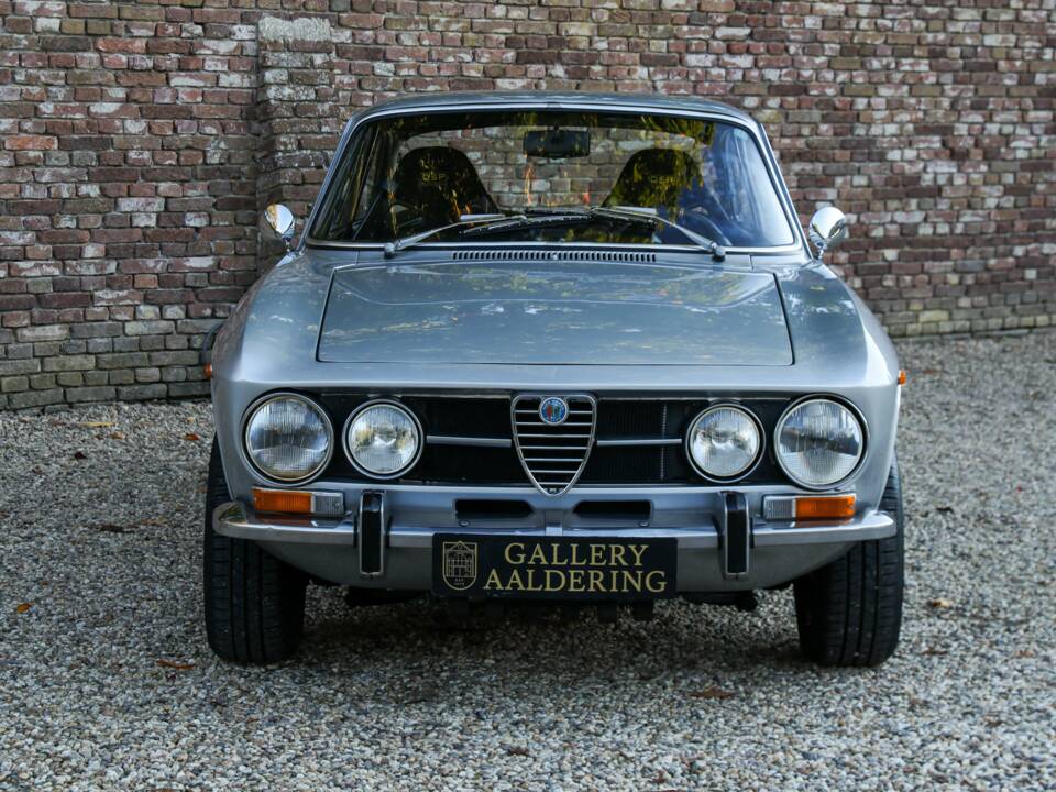 Image 11/50 of Alfa Romeo 1750 GT Veloce (1970)