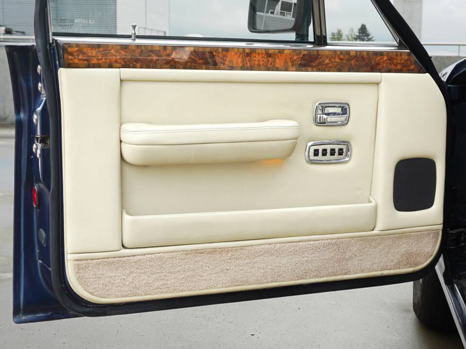 Image 44/45 of Bentley Turbo R (1988)