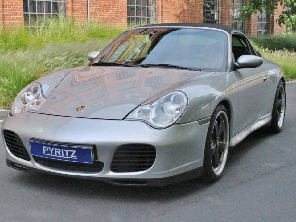 Bild 3/17 von Porsche 911 Carrera 4 (2004)