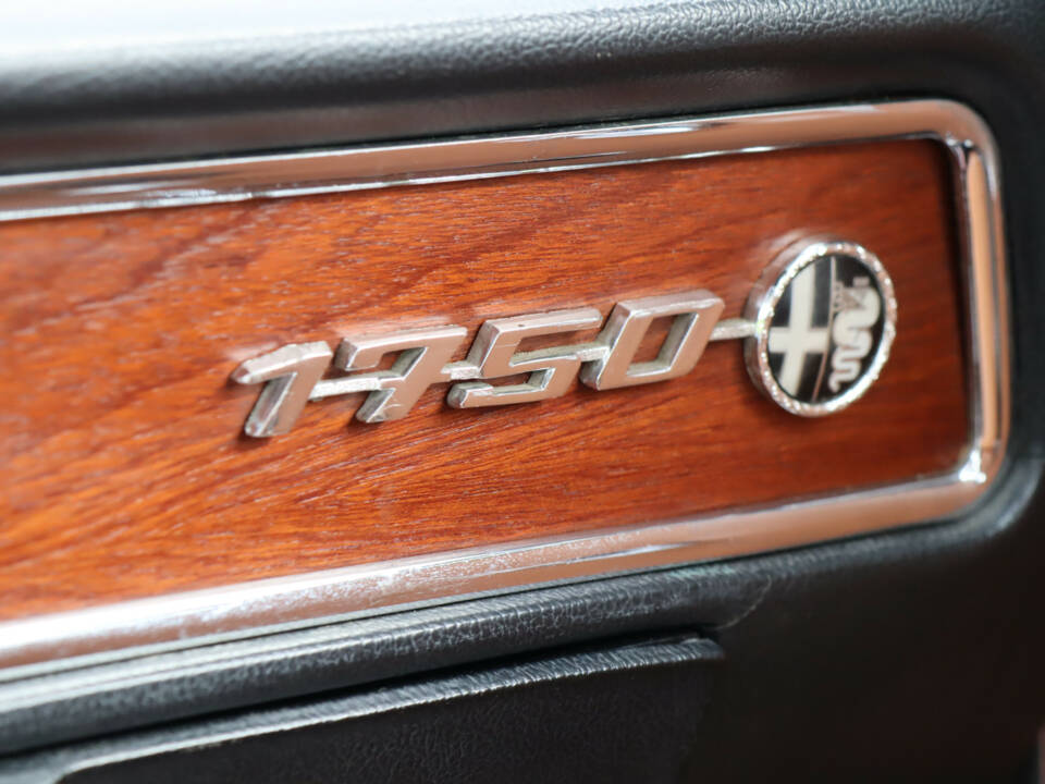 Image 21/50 of Alfa Romeo 1750 GT Veloce (1971)