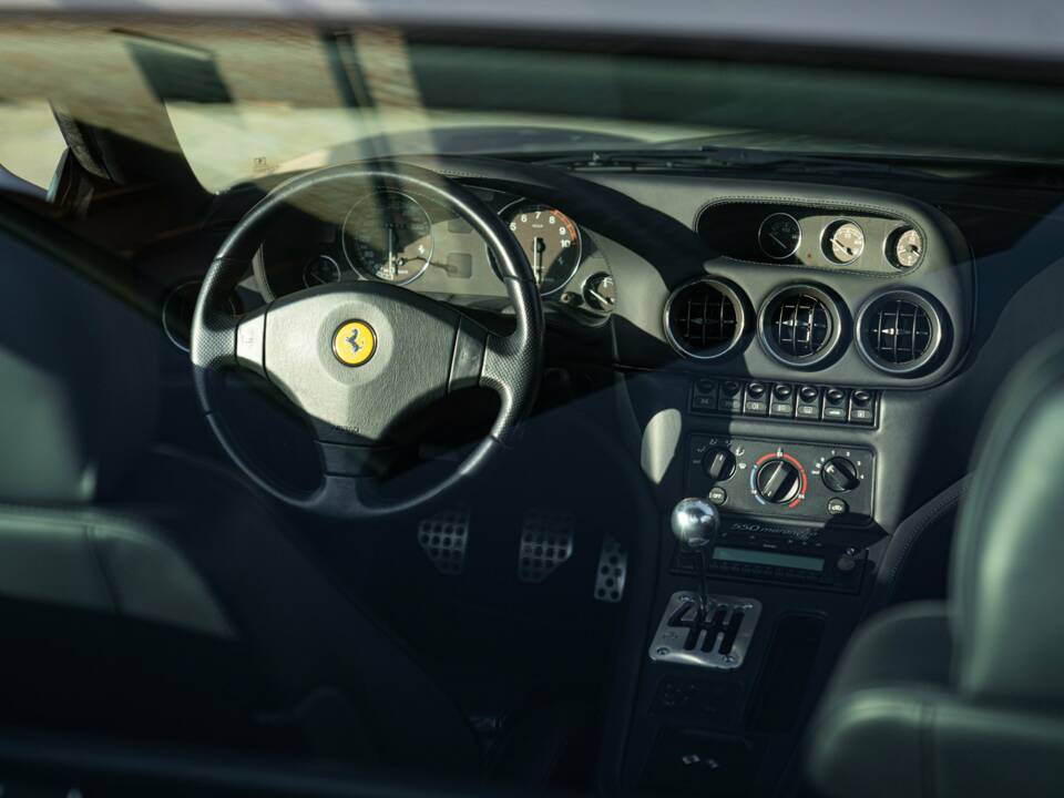 Image 31/50 of Ferrari 550 Maranello (2001)