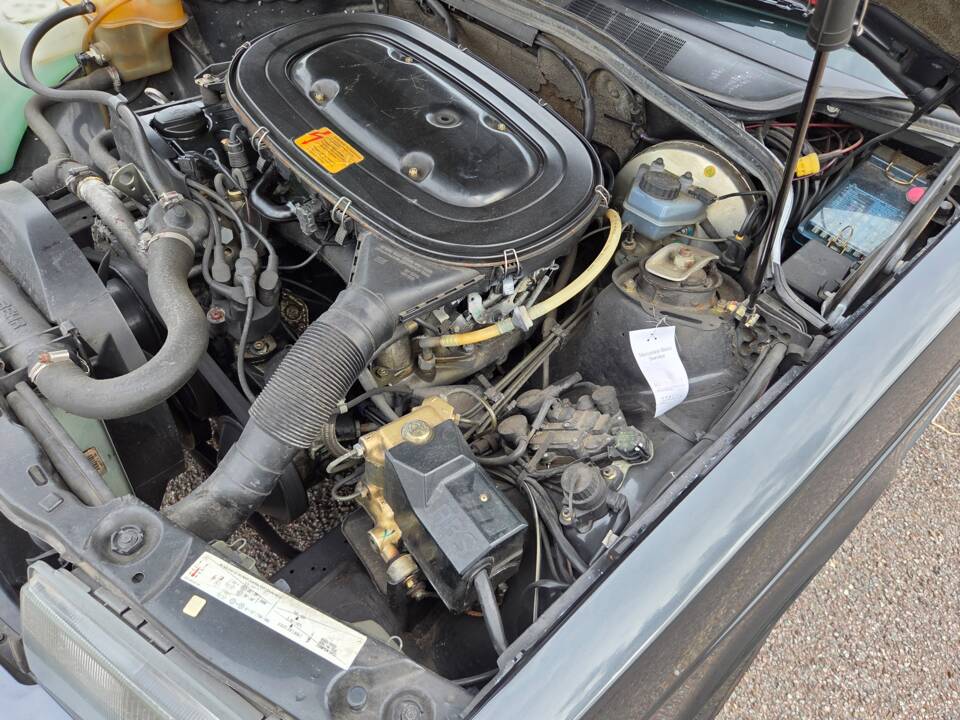 Bild 14/39 von Mercedes-Benz 190 E 1.8 (1992)