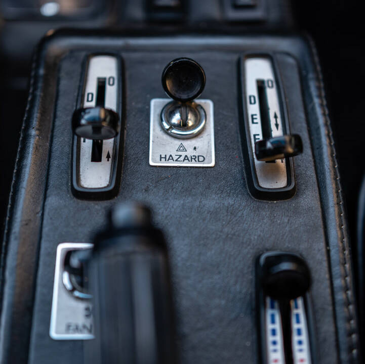 Image 34/50 of Ferrari 512 BB (1980)