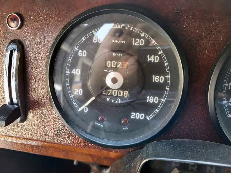 Image 18/42 of Jaguar Mk II 2.4 (1964)