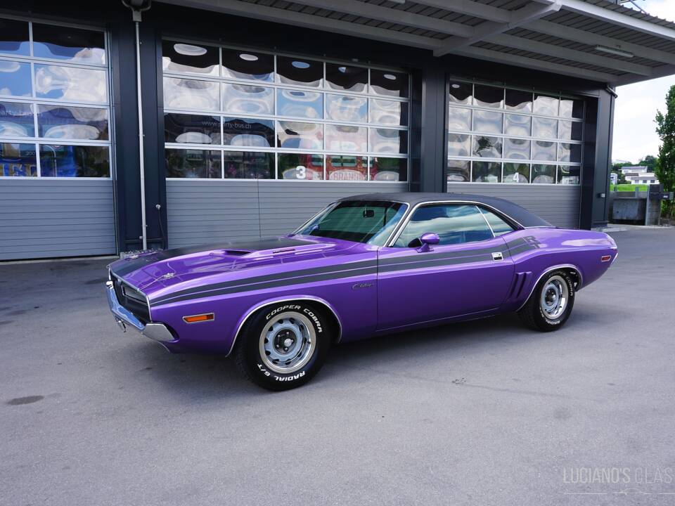 Image 3/59 of Dodge Challenger R&#x2F;T (1971)