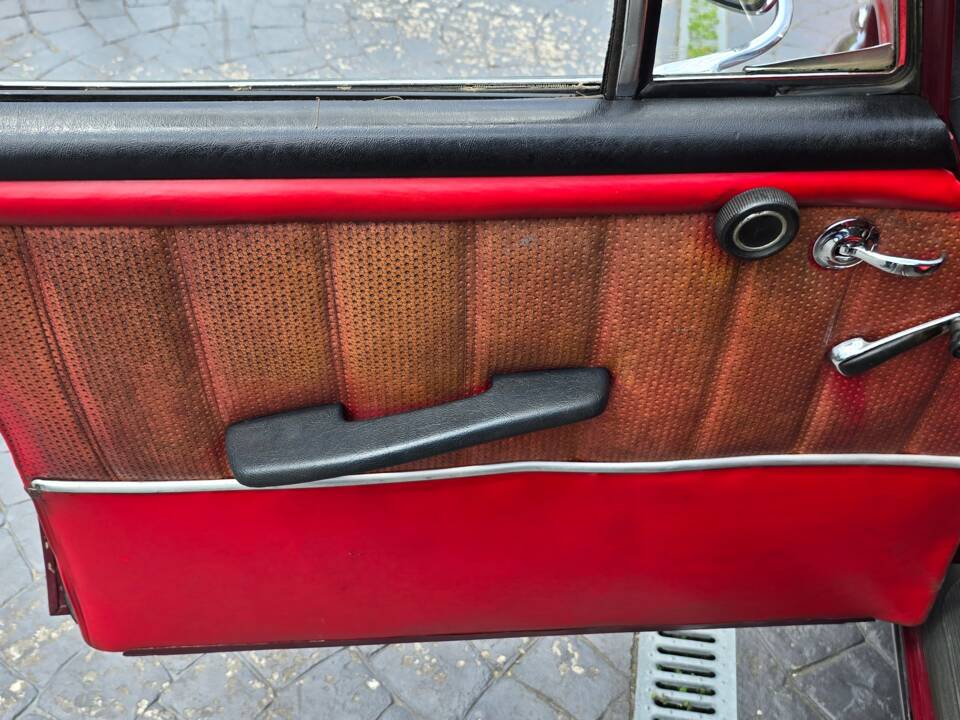 Image 9/21 of Mercedes-Benz 200 D (1968)