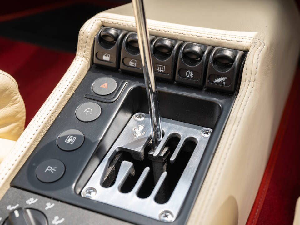Immagine 30/50 di Ferrari F 355 GTS (1996)