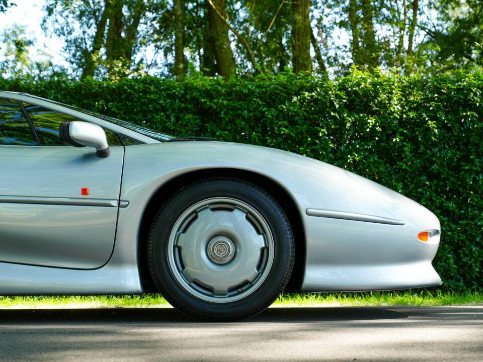 Bild 16/50 von Jaguar XJ 220 (1993)
