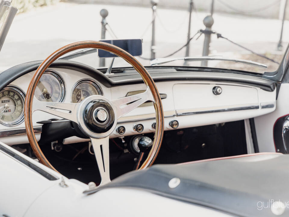 Image 23/71 de Alfa Romeo Giulietta Spider (1960)