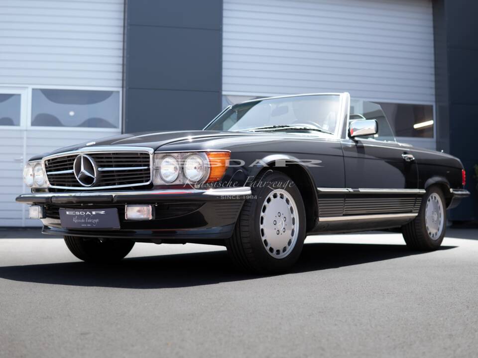 Image 19/29 of Mercedes-Benz 560 SL (1987)
