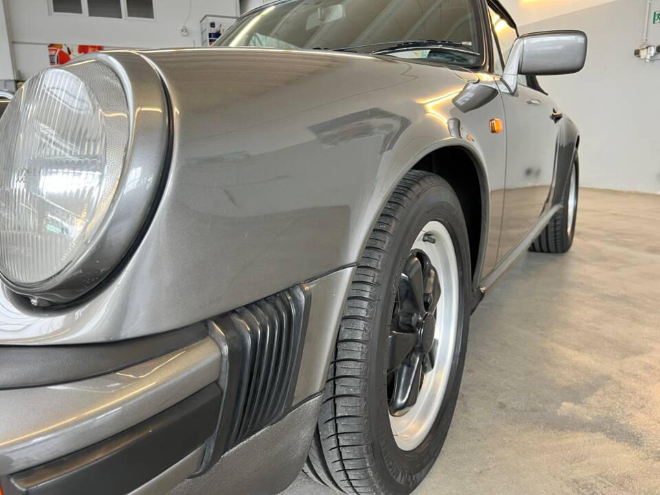 Image 26/71 de Porsche 911 SC 3.0 (1983)