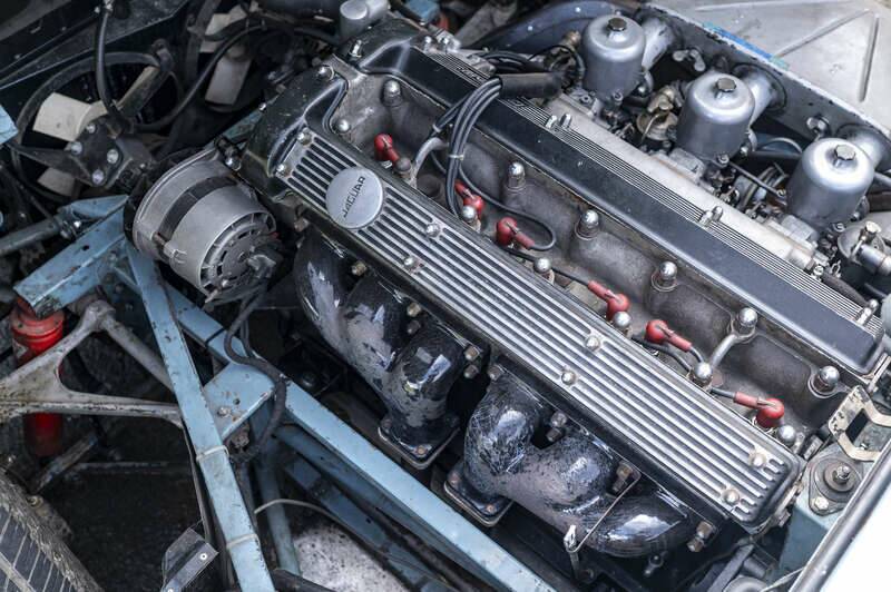 Image 33/50 de Jaguar E-Type (1968)