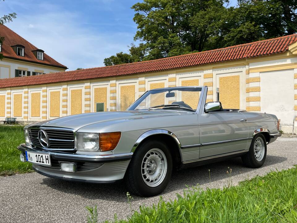 Image 22/77 of Mercedes-Benz 280 SL (1984)