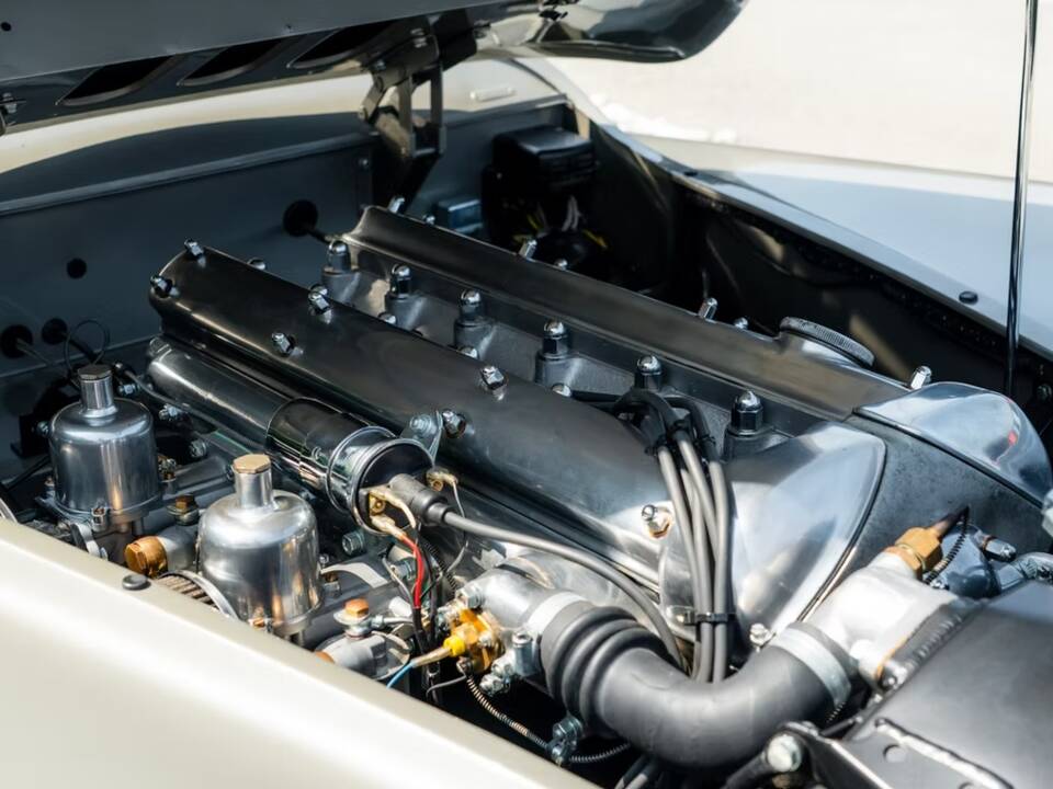 Image 11/12 of Jaguar XK 120 OTS (1951)