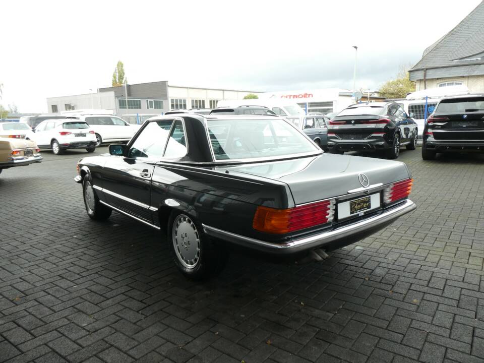 Immagine 6/24 di Mercedes-Benz 300 SL (1986)