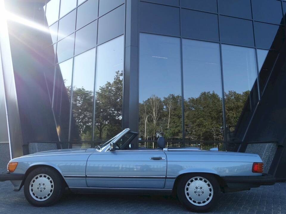 Imagen 6/28 de Mercedes-Benz 560 SL (1987)