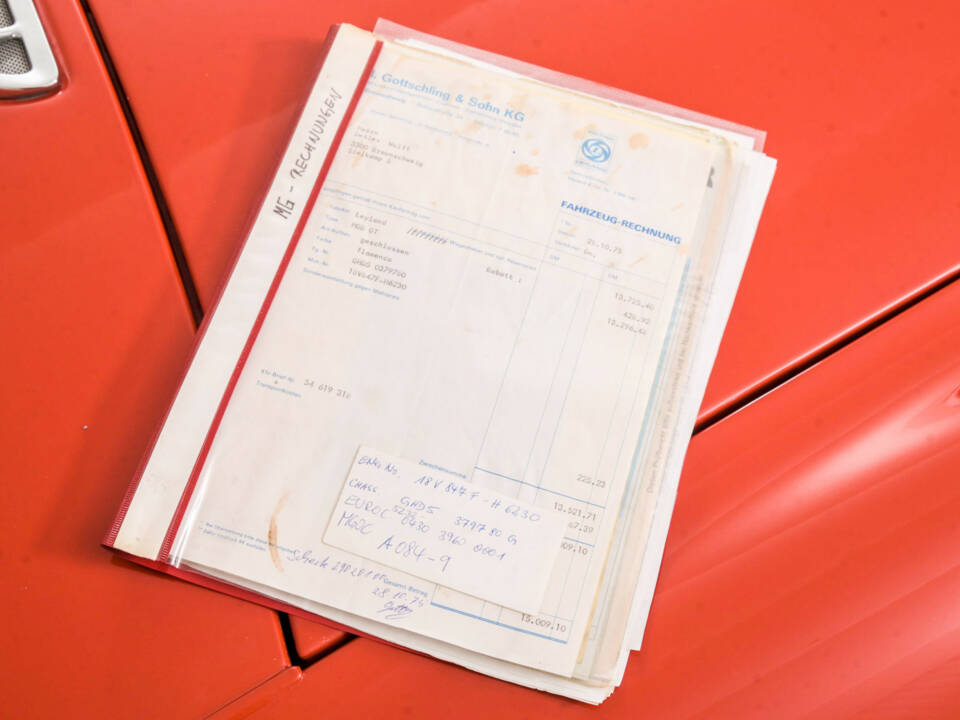 Imagen 49/50 de MG MGB GT (1975)
