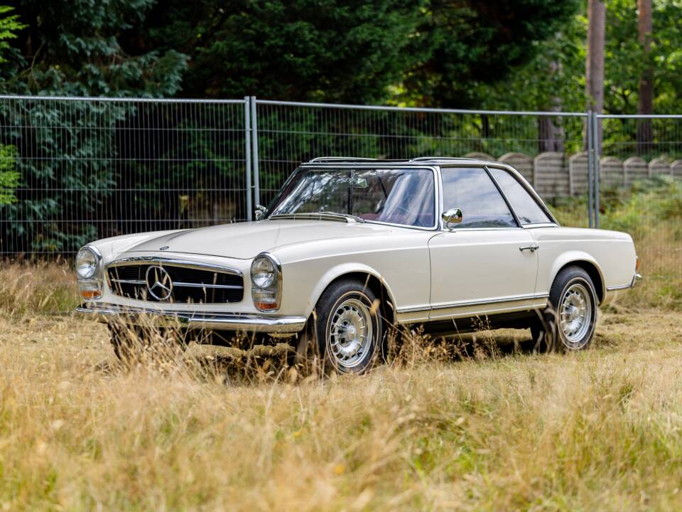 Image 34/46 de Mercedes-Benz 250 SL (1967)