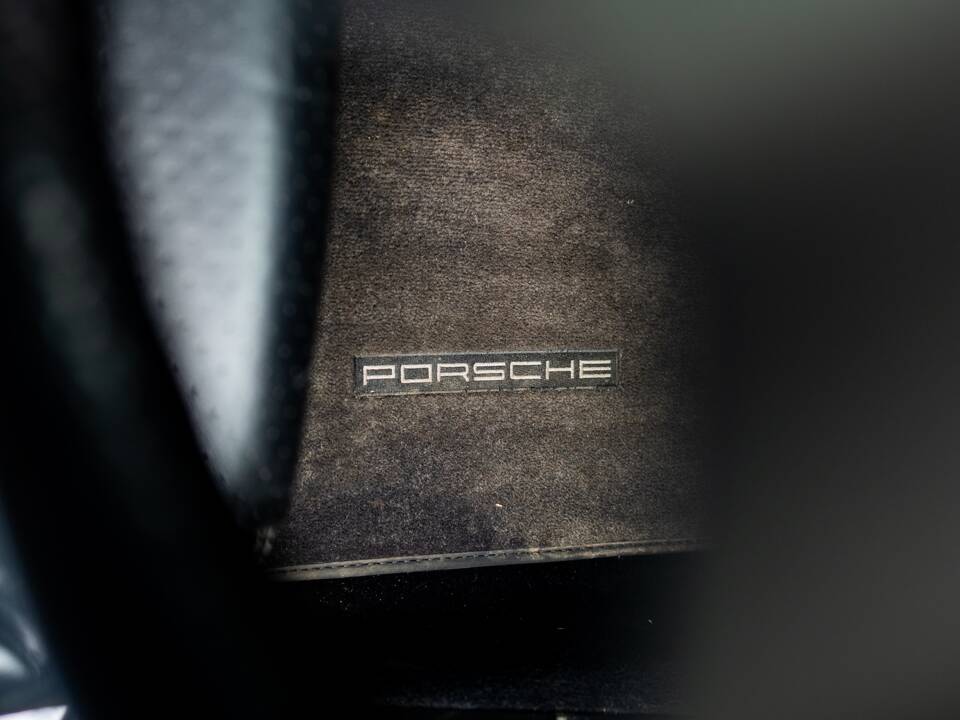 Immagine 14/44 di Porsche Cayman S Black Edition (2011)