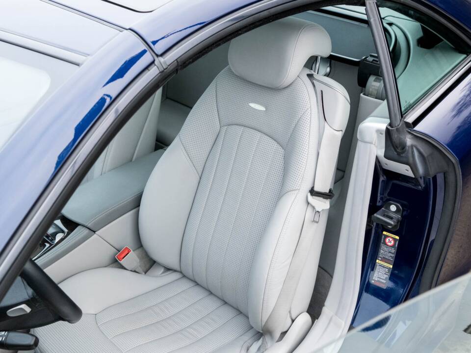 Image 26/42 of Mercedes-Benz SL 65 AMG (2006)