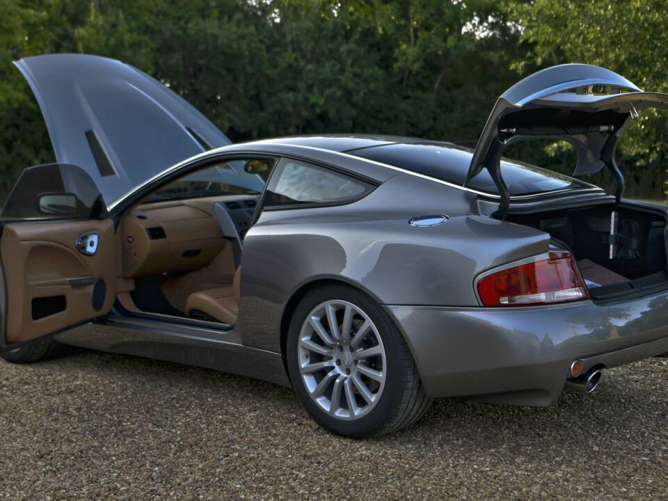 Bild 23/50 von Aston Martin V12 Vanquish (2001)