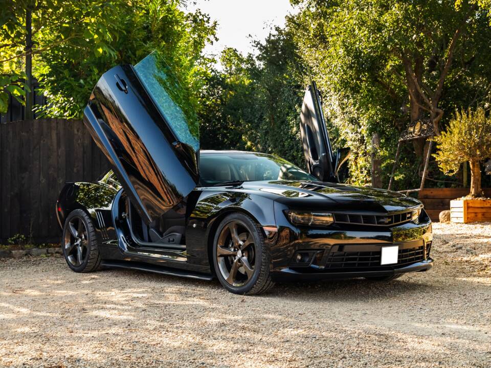 Image 8/33 de Chevrolet Camaro (2015)