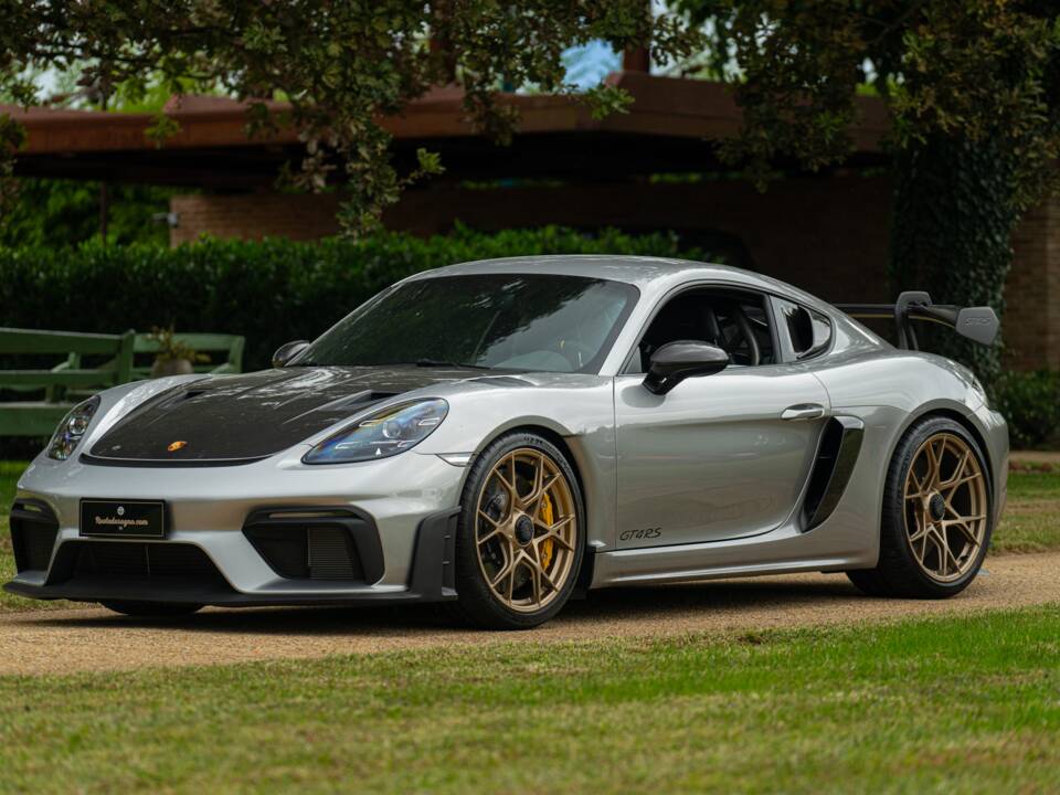 Image 8/100 of Porsche 718 Cayman GT4 RS Weissach (2024)