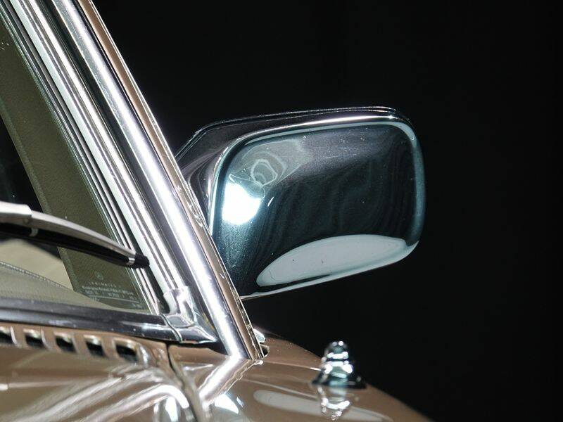 Image 11/15 of Mercedes-Benz 350 SL (1972)