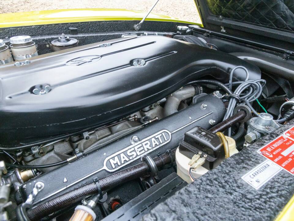 Image 21/50 of Maserati Ghibli (1970)