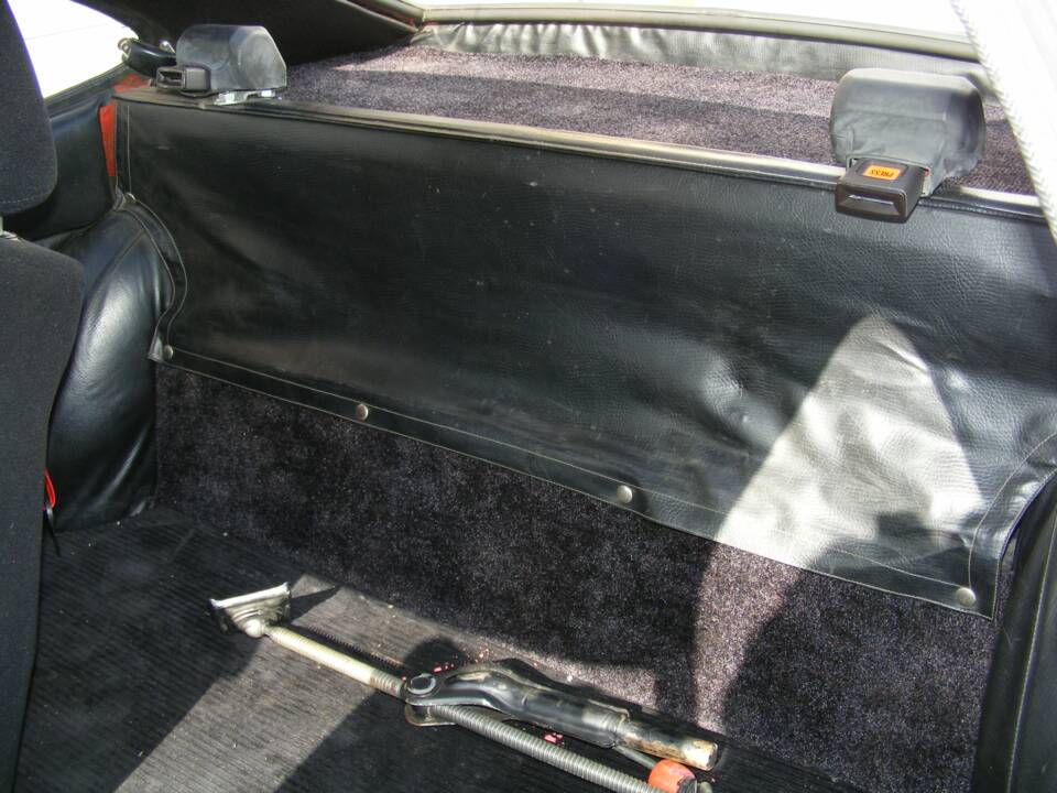 Image 16/34 of Opel GT 1900 (1972)