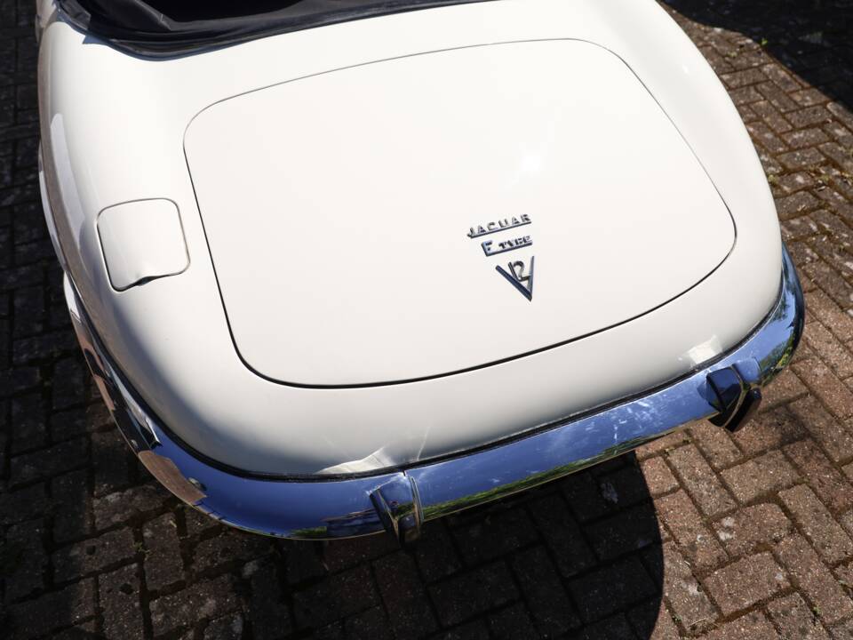 Image 17/50 de Jaguar Type E V12 (1972)