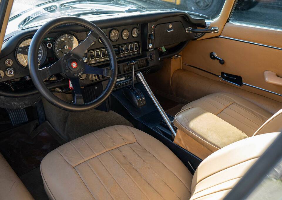 Immagine 3/8 di Jaguar E-Type V12 (2+2) (1973)