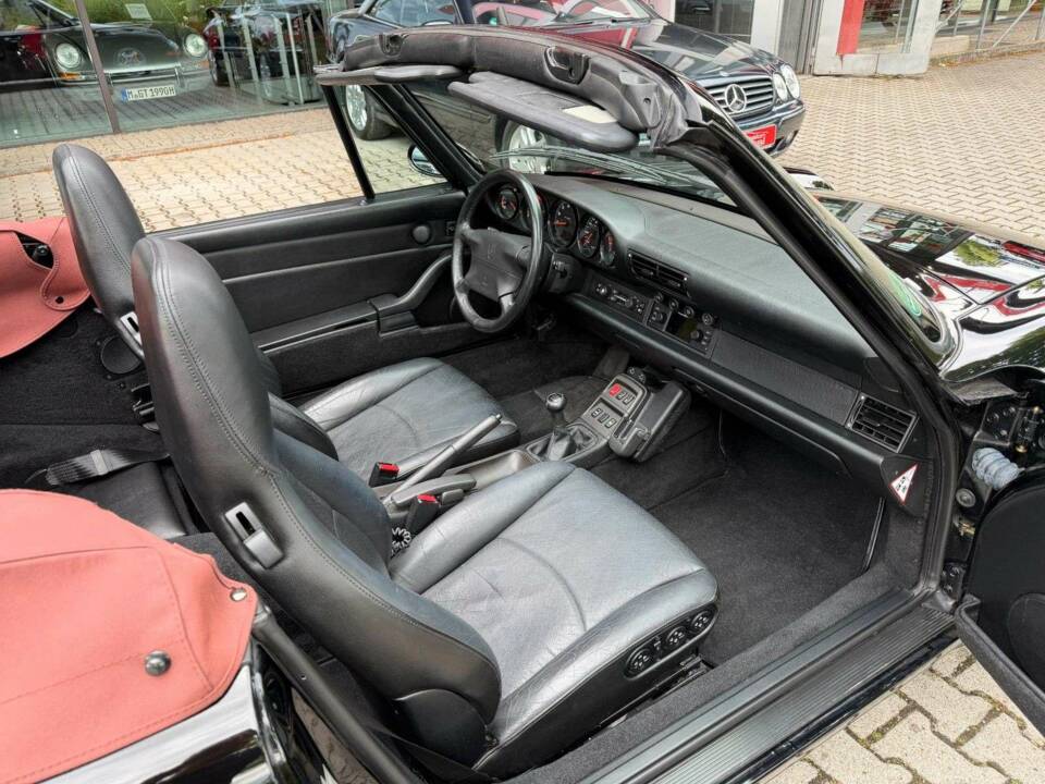 Image 18/39 of Porsche 911 Carrera (1997)