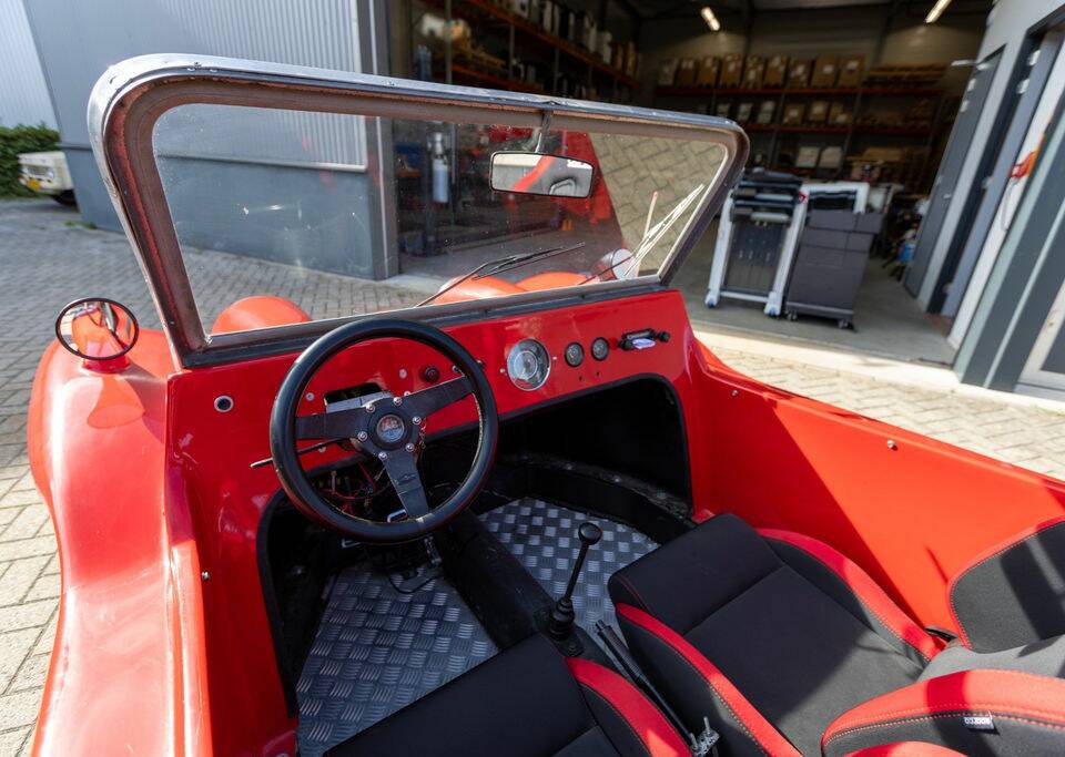 Bild 2/8 von Volkswagen Ruska Buggy (1965)