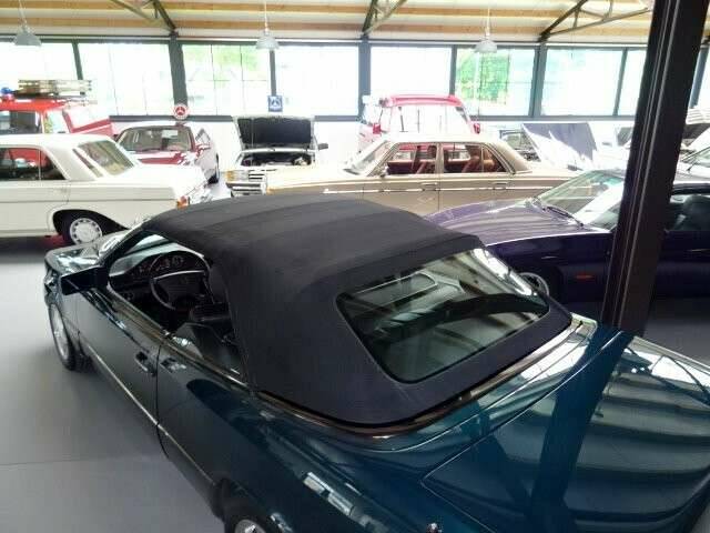 Bild 6/26 von Mercedes-Benz E 220 (1996)