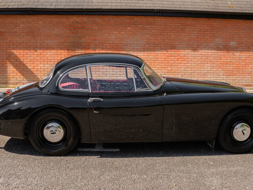 Image 2/21 of Jaguar XK 150 SE FHC (1958)