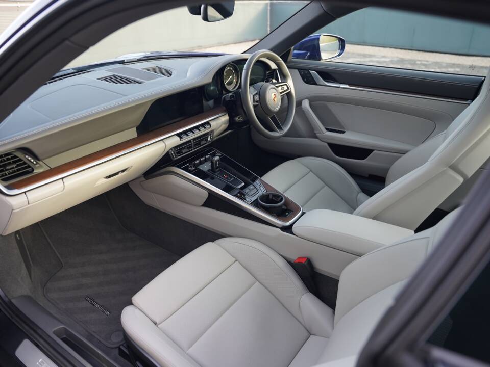 Bild 21/50 von Porsche 911 Carrera 4 GTS (2022)
