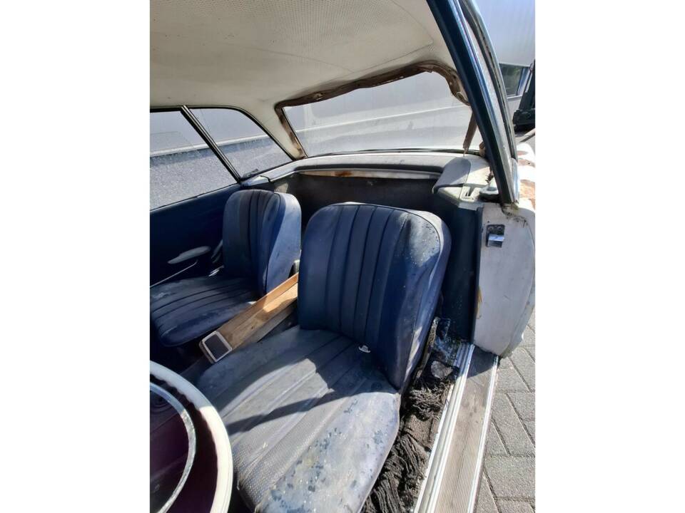 Image 23/50 de Mercedes-Benz 250 SL (1967)