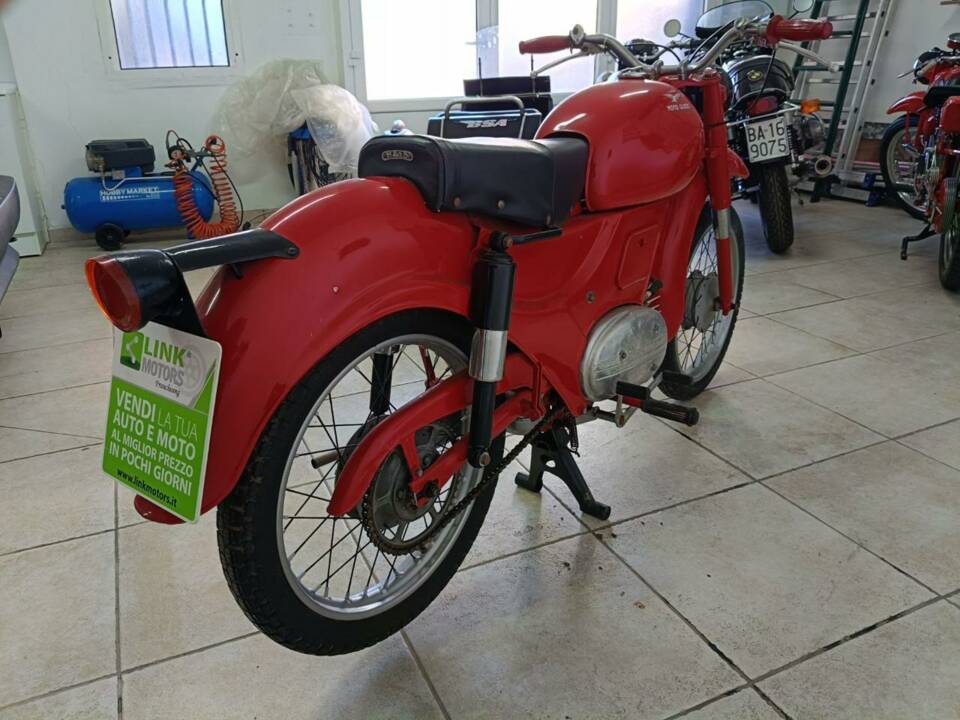 Immagine 8/22 di Moto Guzzi Zigolo 110 (1961)