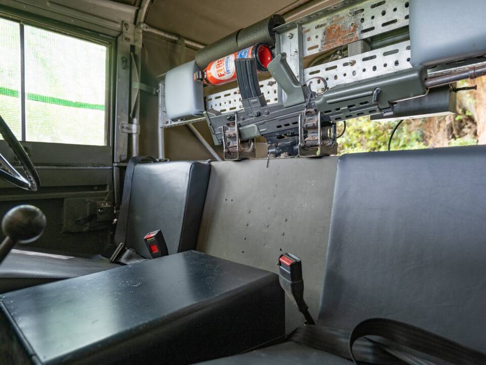 Image 47/50 de Land Rover 88 (1974)