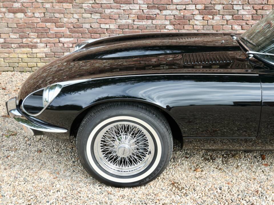 Afbeelding 17/50 van Jaguar E-Type V12 (1974)