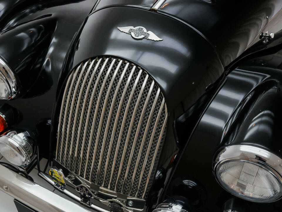 Image 15/18 of Morgan Plus 8 (2003)