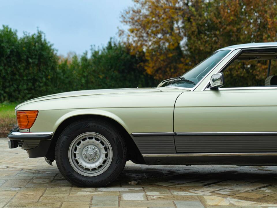 Image 9/50 de Mercedes-Benz 500 SLC (1984)