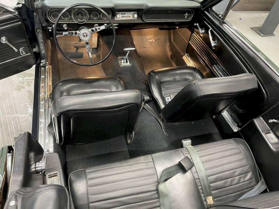 Image 18/36 of Ford Mustang GT (1966)